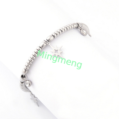 Bracelet de femme en acier inoxydable avec une niche et un tempérament à la mode