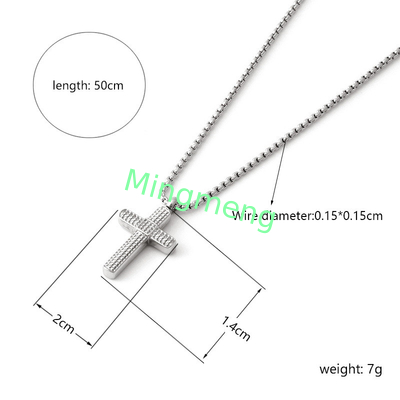 Collier de croix en or blanc en acier inoxydable avec arrangement de diamants frais et collier de croix en diamant complet