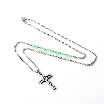 Nouveaux bijoux en acier inoxydable avec des motifs à la mode et personnalisés, collier creux, simple pendentif de croix pour hommes