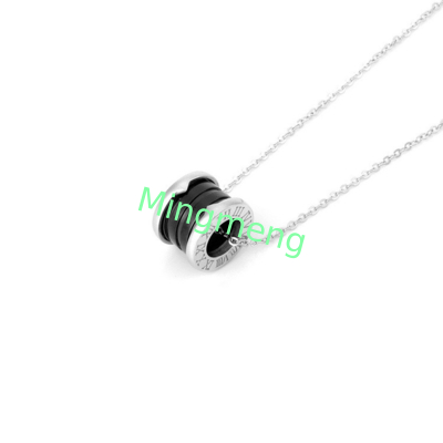 Collier en acier inoxydable doré, luxe léger, collier de clavicule haut de gamme, tempérament, design haut de gamme pour femmes, chaîne de clavicule, nouveau style