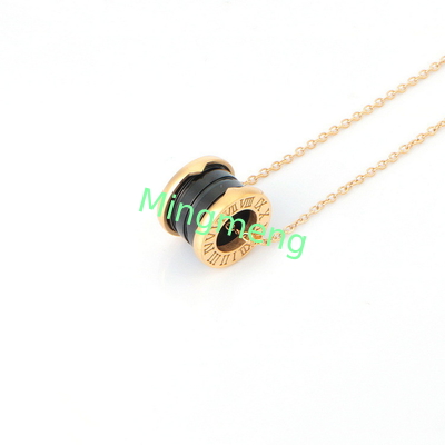 Collier en acier inoxydable doré, luxe léger, collier de clavicule haut de gamme, tempérament, design haut de gamme pour femmes, chaîne de clavicule, nouveau style