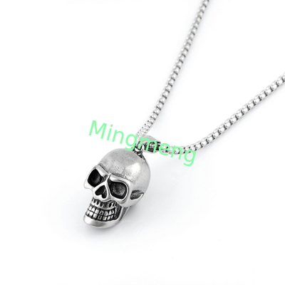 Collier en titane de crâne avec collier en titane de crâne en acier inoxydable pour homme de style européen et américain