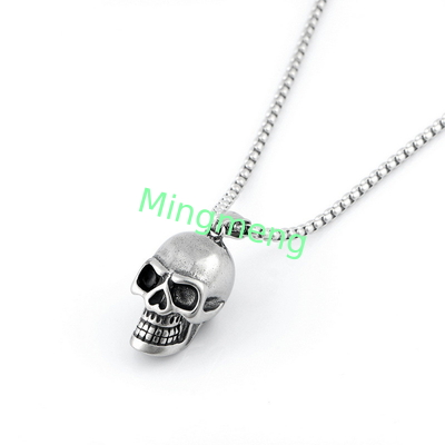 Collier en titane de crâne avec collier en titane de crâne en acier inoxydable pour homme de style européen et américain