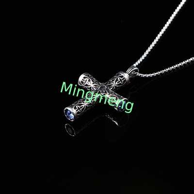 Explosif rétro en acier inoxydable coulé croix zircon punk tendance nouveau pendentif