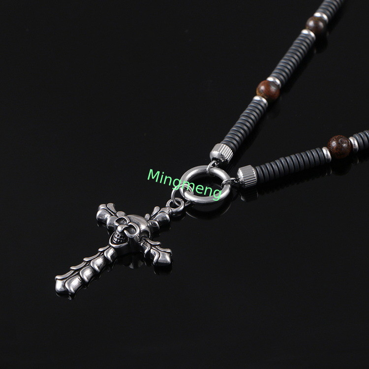 Pendentif en acier inoxydable crâne croix, européen et américain transfrontalier collant de tendance petit ami collier étiquette